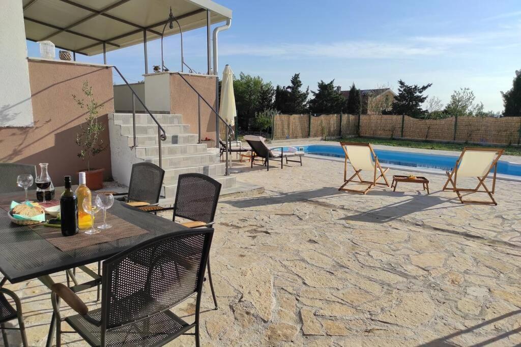 Kuca Za Odmor M&J Villa Benkovac Buitenkant foto