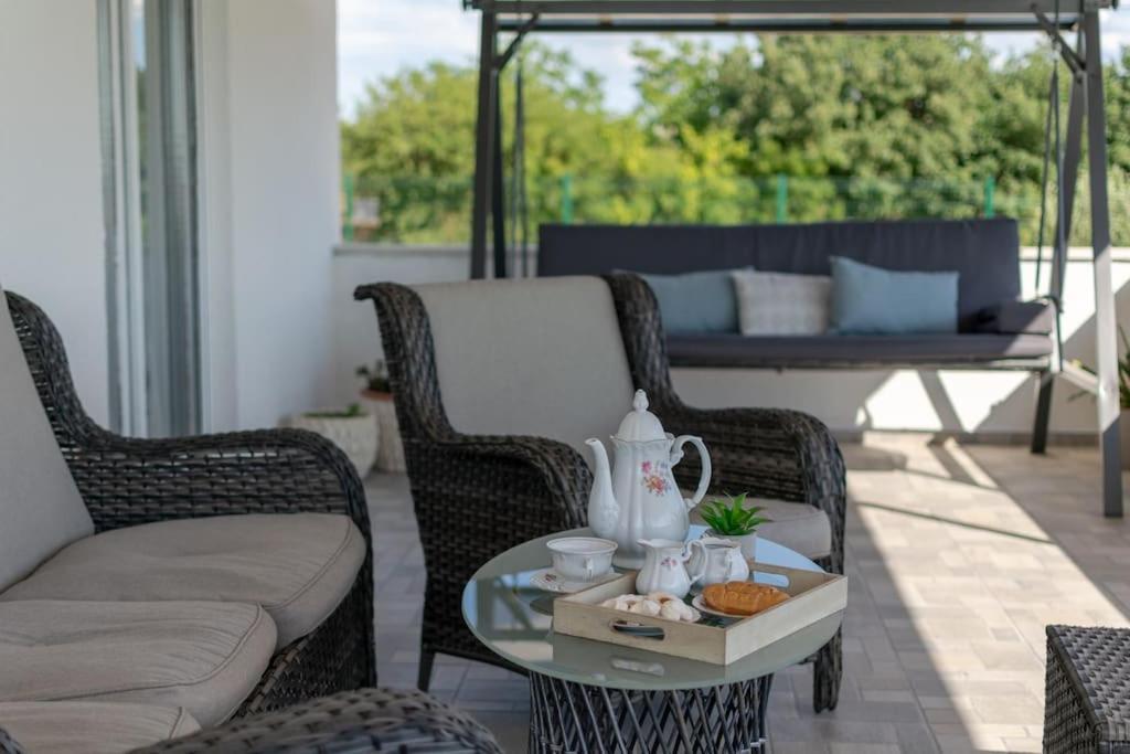 Kuca Za Odmor M&J Villa Benkovac Buitenkant foto